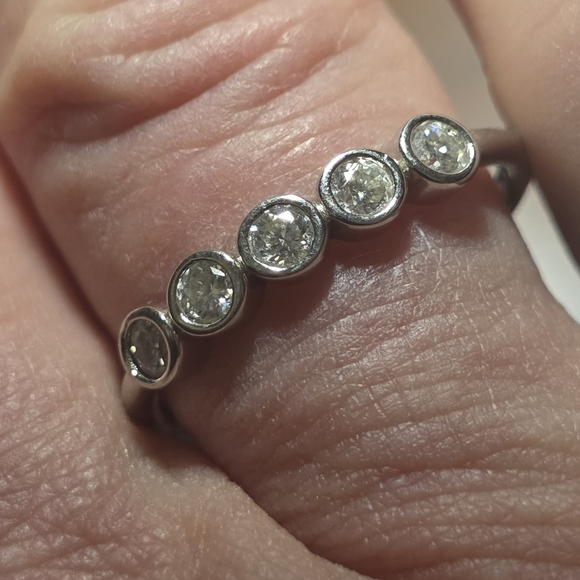 Like For Notices, Today's Show 5:30. Share Sell Win - Picture 11 of 14